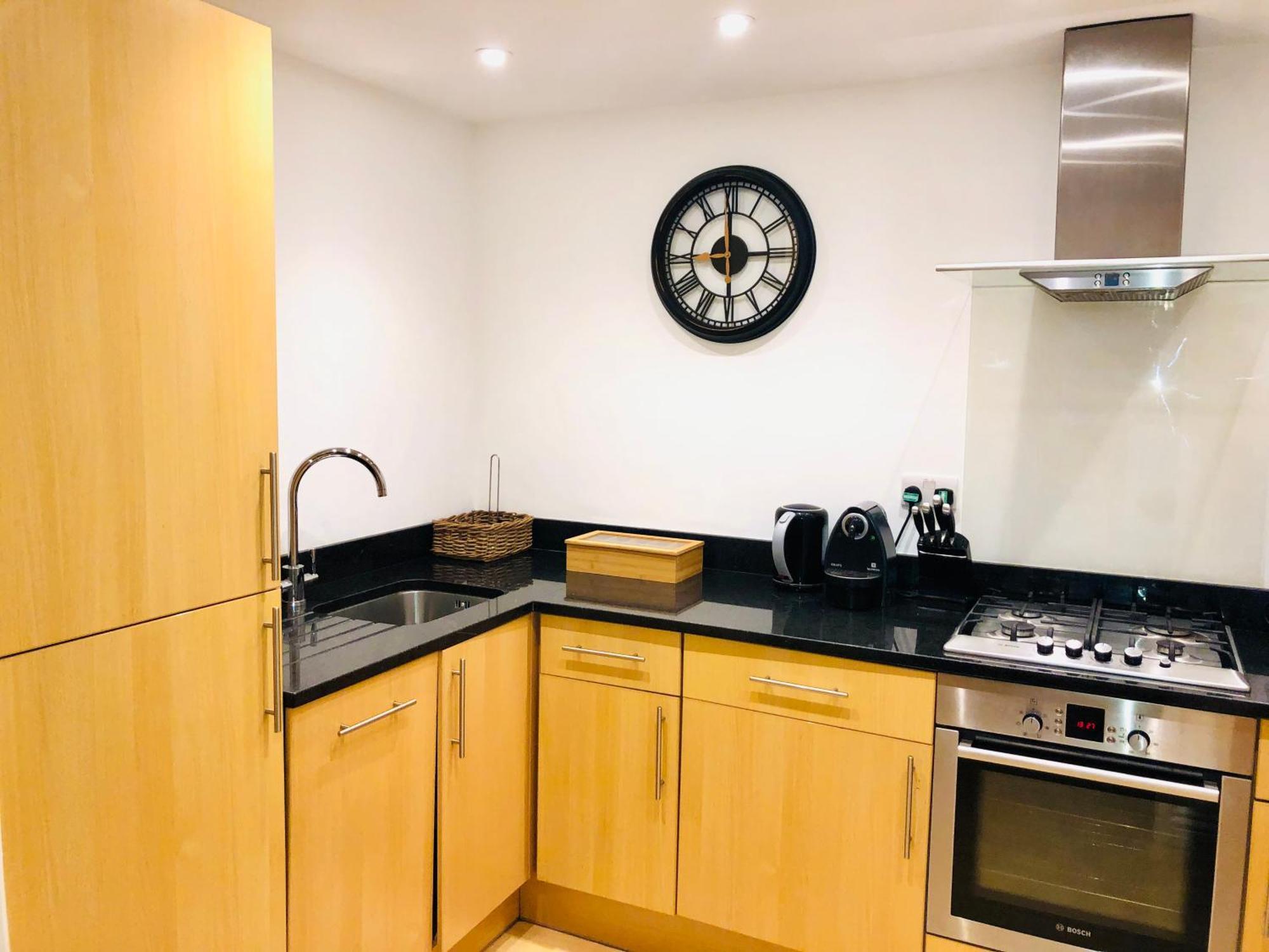 Superbly Located 2 Bedroom Luxury Apartment Bath Eksteriør billede