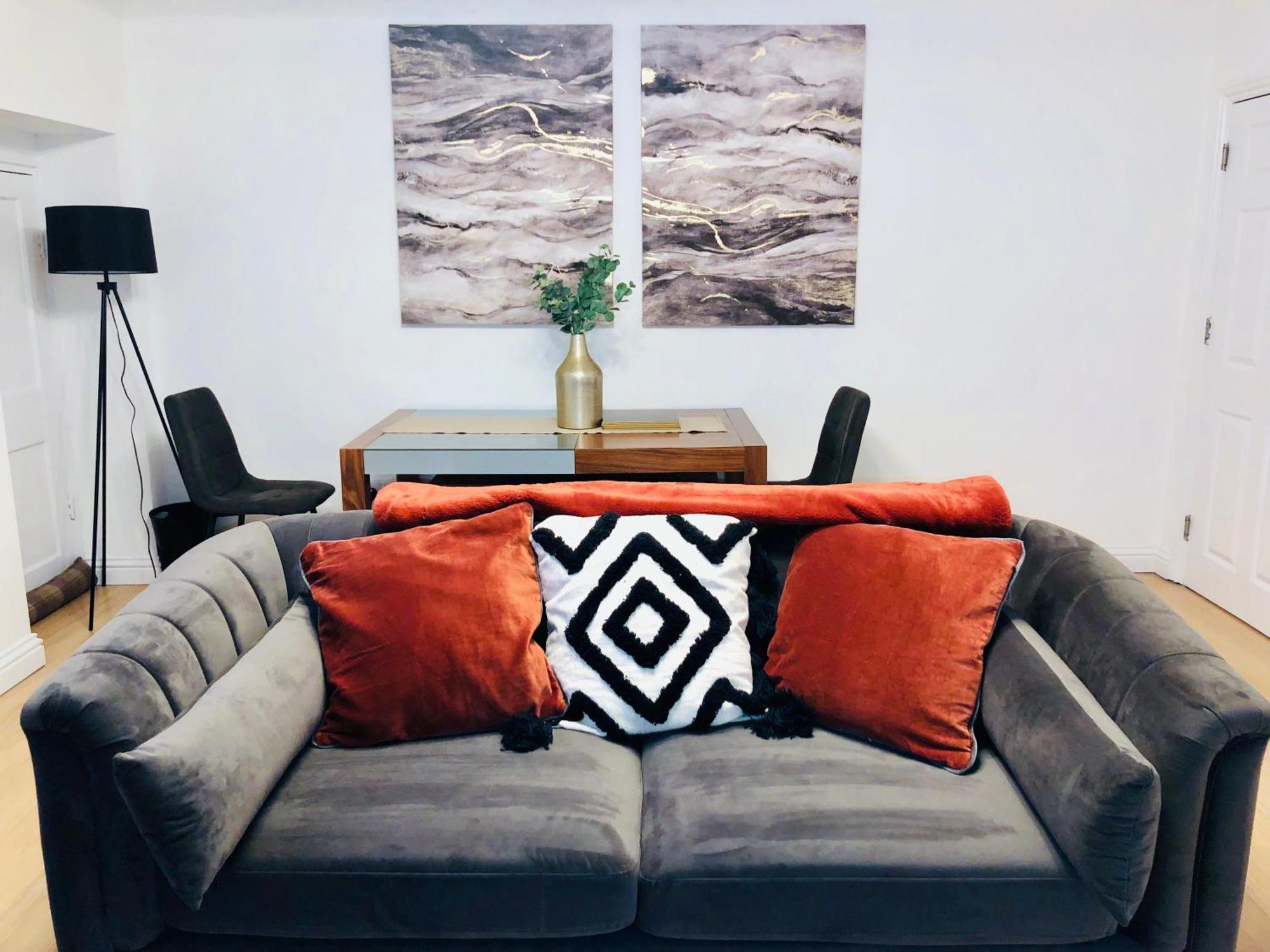Superbly Located 2 Bedroom Luxury Apartment Bath Eksteriør billede