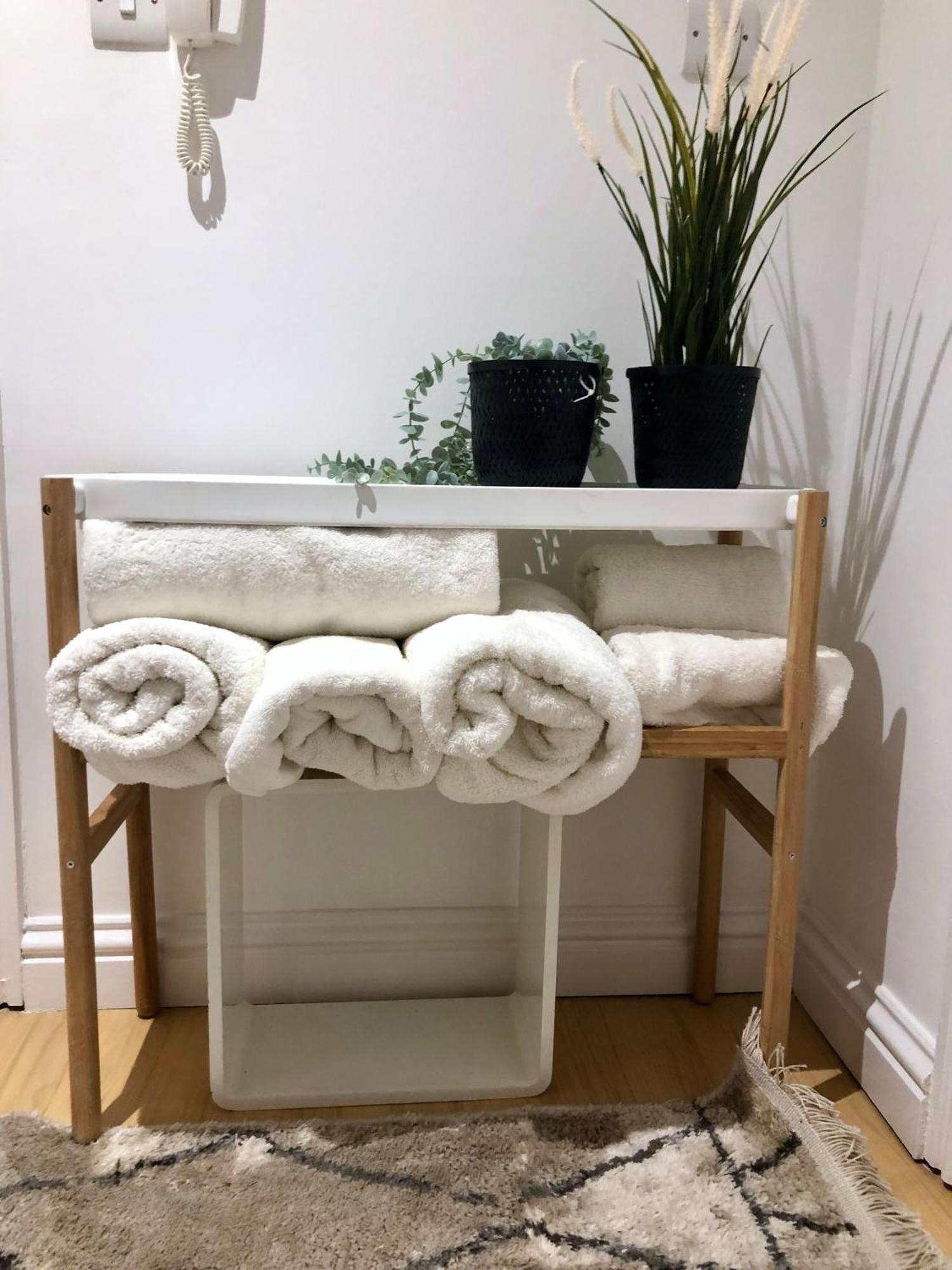 Superbly Located 2 Bedroom Luxury Apartment Bath Eksteriør billede